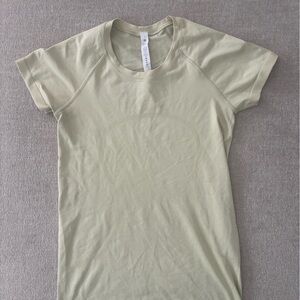 lululemon athletica Light green Short Sleeve Tee
